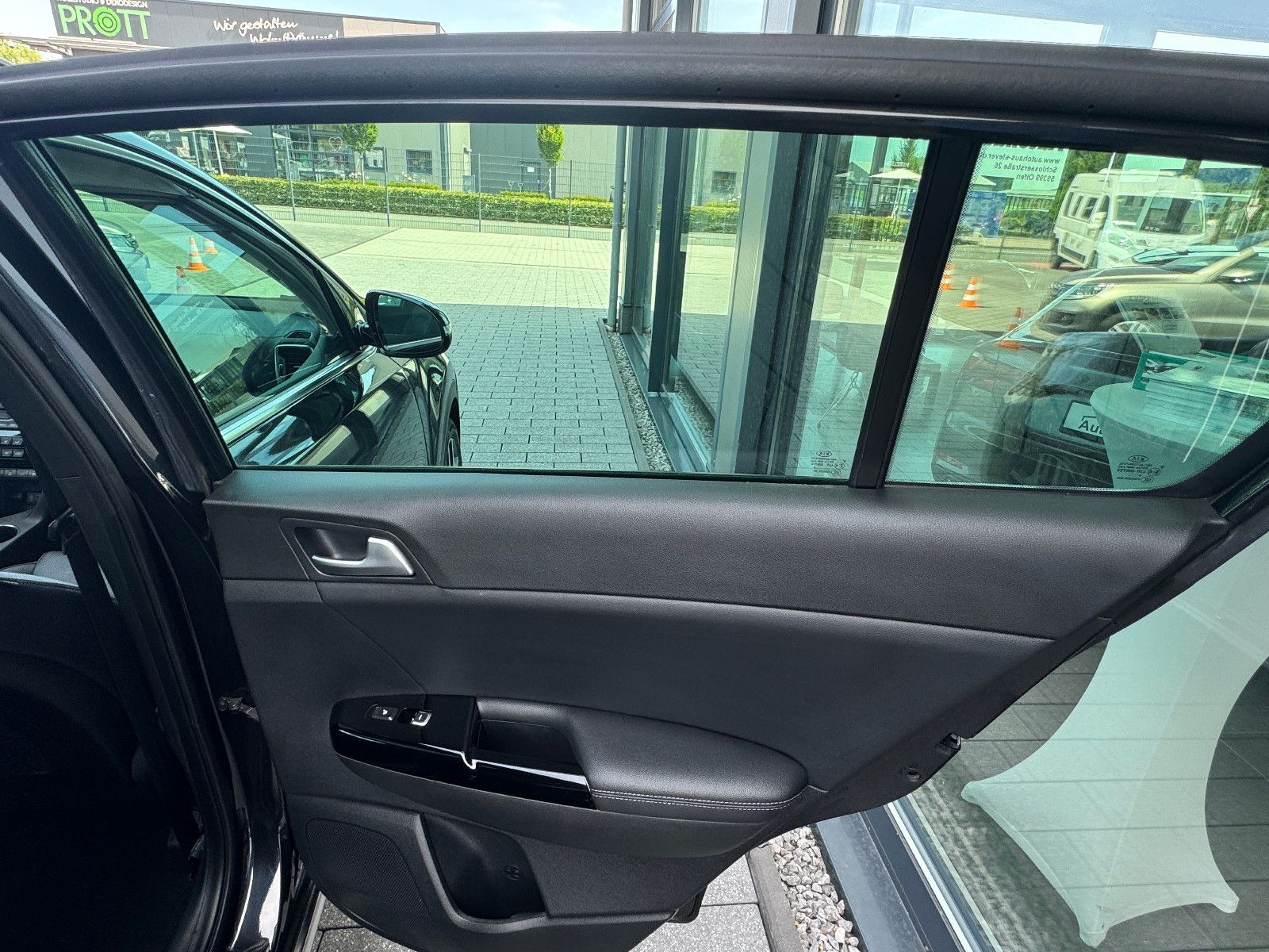 Fahrzeugabbildung Kia Sportage GT-Line 4WD,Navi,Leder,Sitzh,Kamera v+h