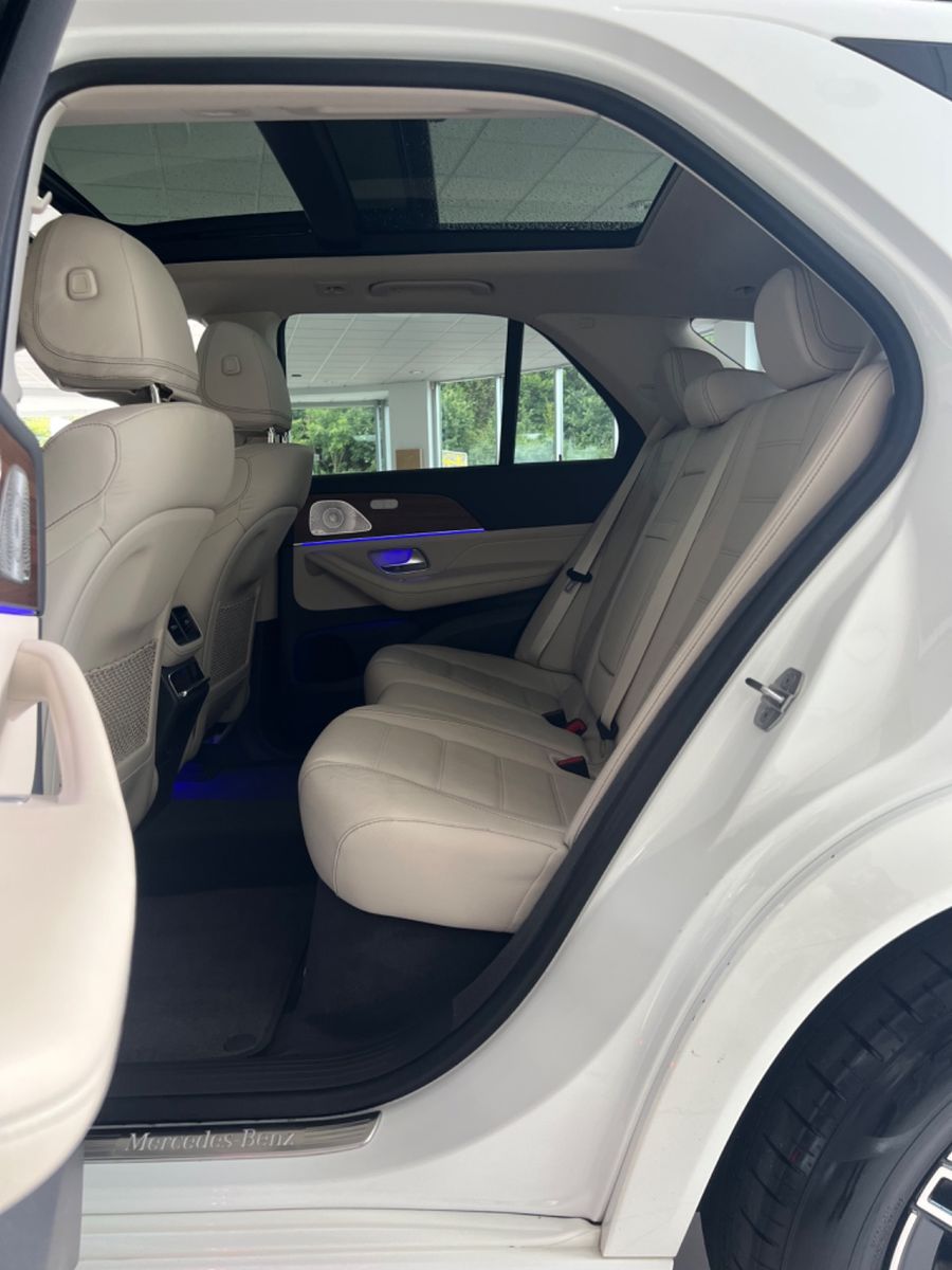 Fahrzeugabbildung Mercedes-Benz GLE 350 d 4Matic AMG Line PANORAMA*AHK*SITZBELÜF