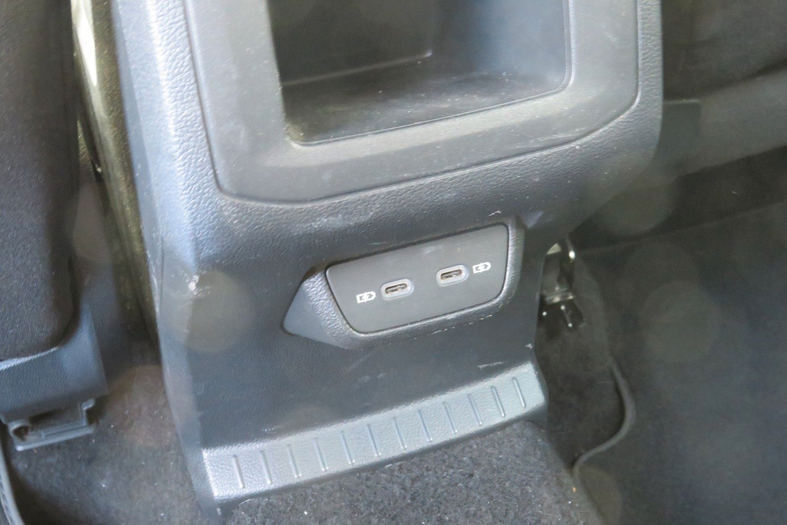 Fahrzeugabbildung Volkswagen T-Cross Life LED SPORT-PAKET SITZH. NAVI APP