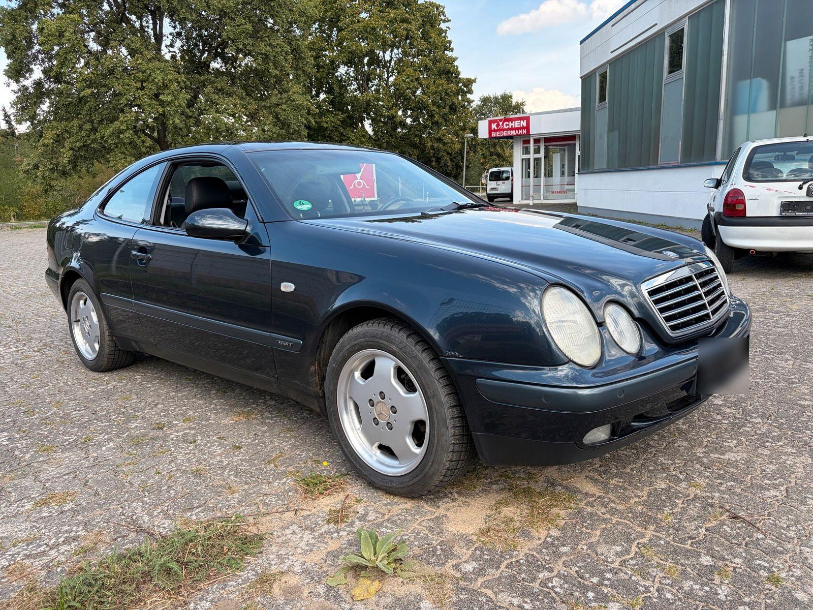 Mercedes-Benz CLK 320