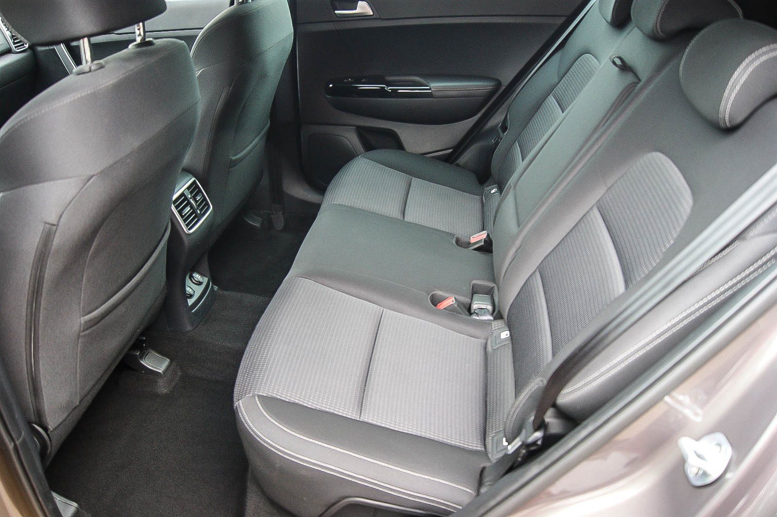 Fahrzeugabbildung Kia Sportage 1.6 GDI Dream Team 2WD NAVI KAMERA 4SHZ