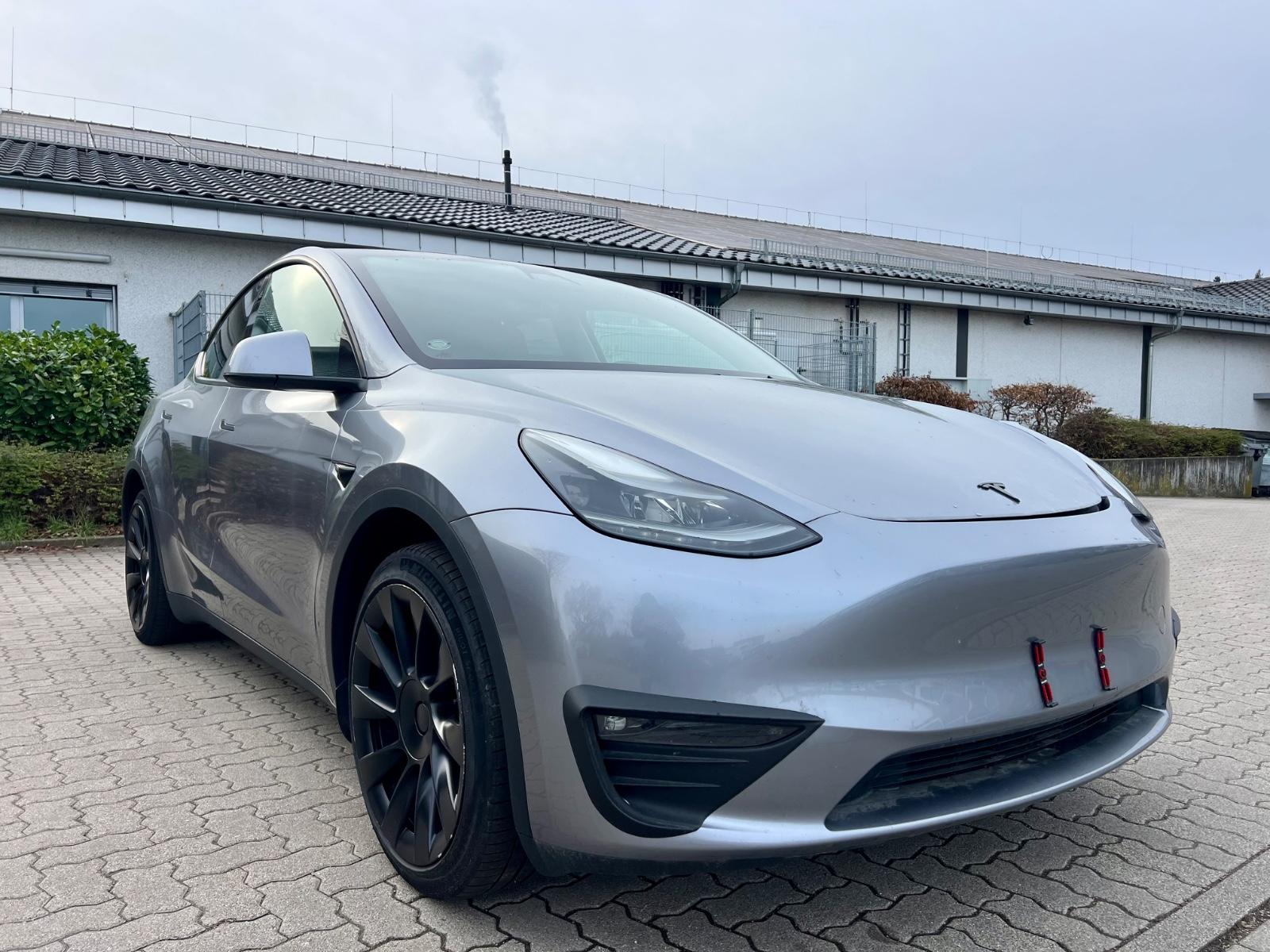 Tesla Model Y Performance Dual AWD