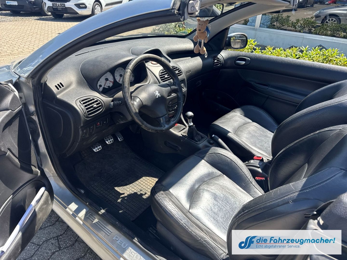 Fahrzeugabbildung Peugeot 206 Cabriolet CC Platinum 2.0 16V Händler Auto