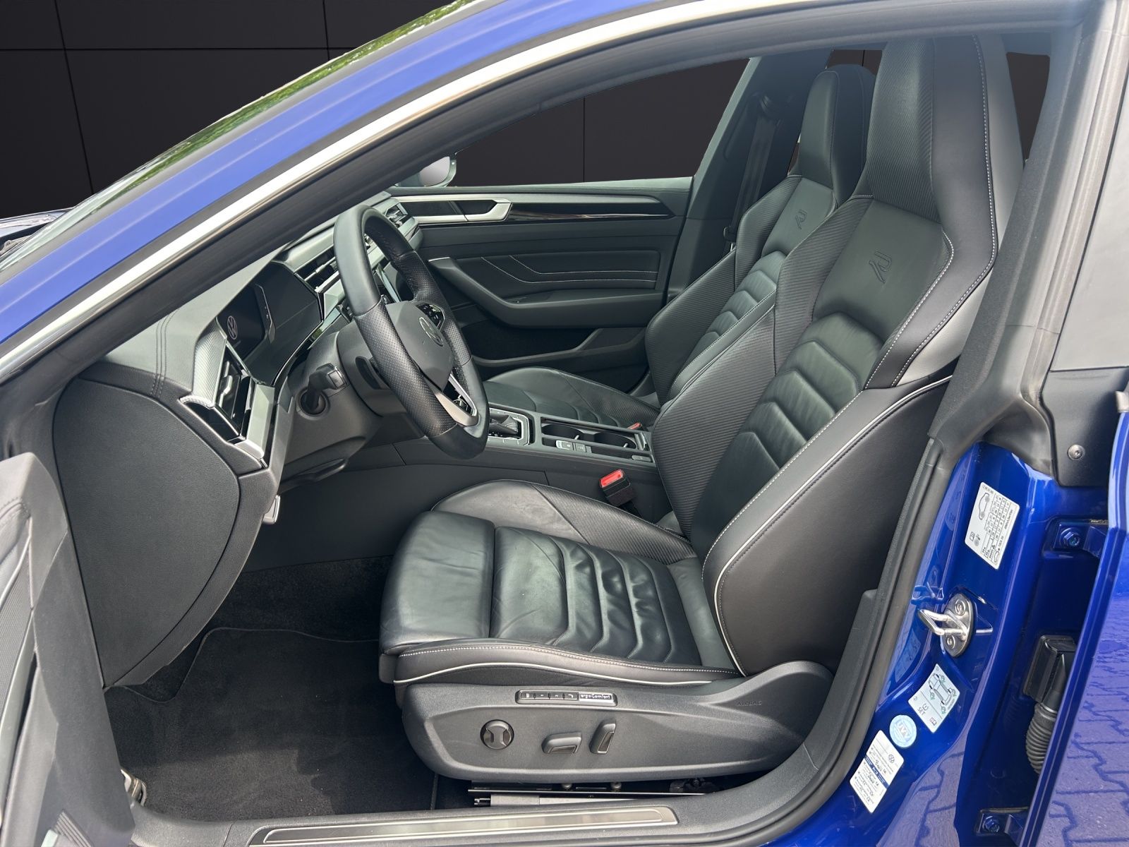 Fahrzeugabbildung Volkswagen Arteon SB TSI R-Line DSG LED Navi AID Leder ACC