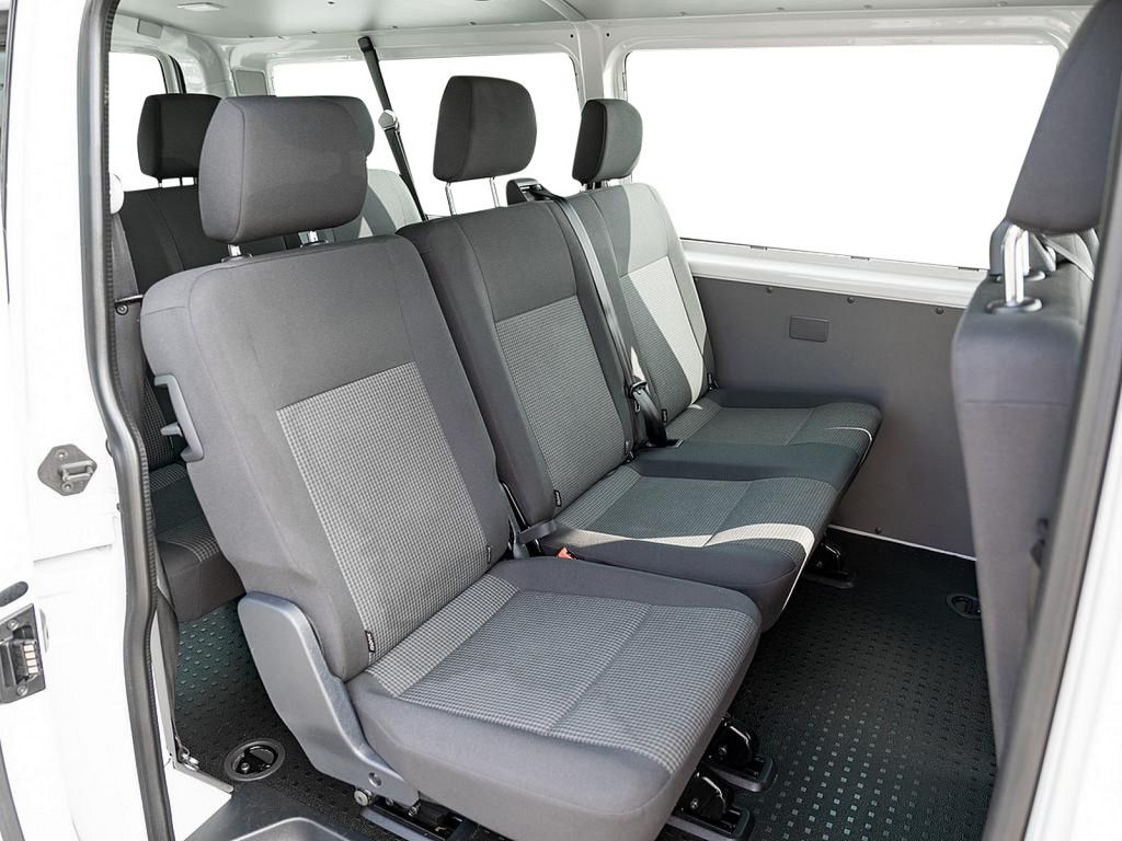 Fahrzeugabbildung Volkswagen T6.1 Kombi 2.0 TDI Lang 9-SITZE AHK NAVI KLIMA