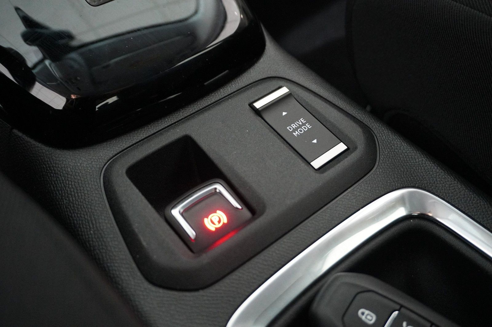 Fahrzeugabbildung Opel Corsa-e F EDITION 7KW NAVI/VIRT/SHZ/DAB/WÄRMEP.