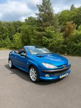 Peugeot Wunderschöner Peugeot 206cc, TÜV/AU 08/2026 - Peugeot 206 Gebrauchtwagen in Kassel