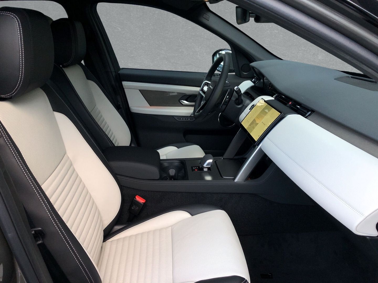 Land Rover Discovery Sport P300e Dyn. SE ACC Komfort Paket imagem 3