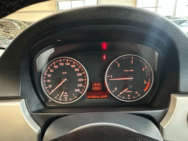 MYAUTOCENTER – Gebraucht- und Jahreswagen mit Werkstattservice in Pfaffenhofen BMW 320 *SERVICENEU*TEMPO*NAVI*KLIMAAUTO*AHK*