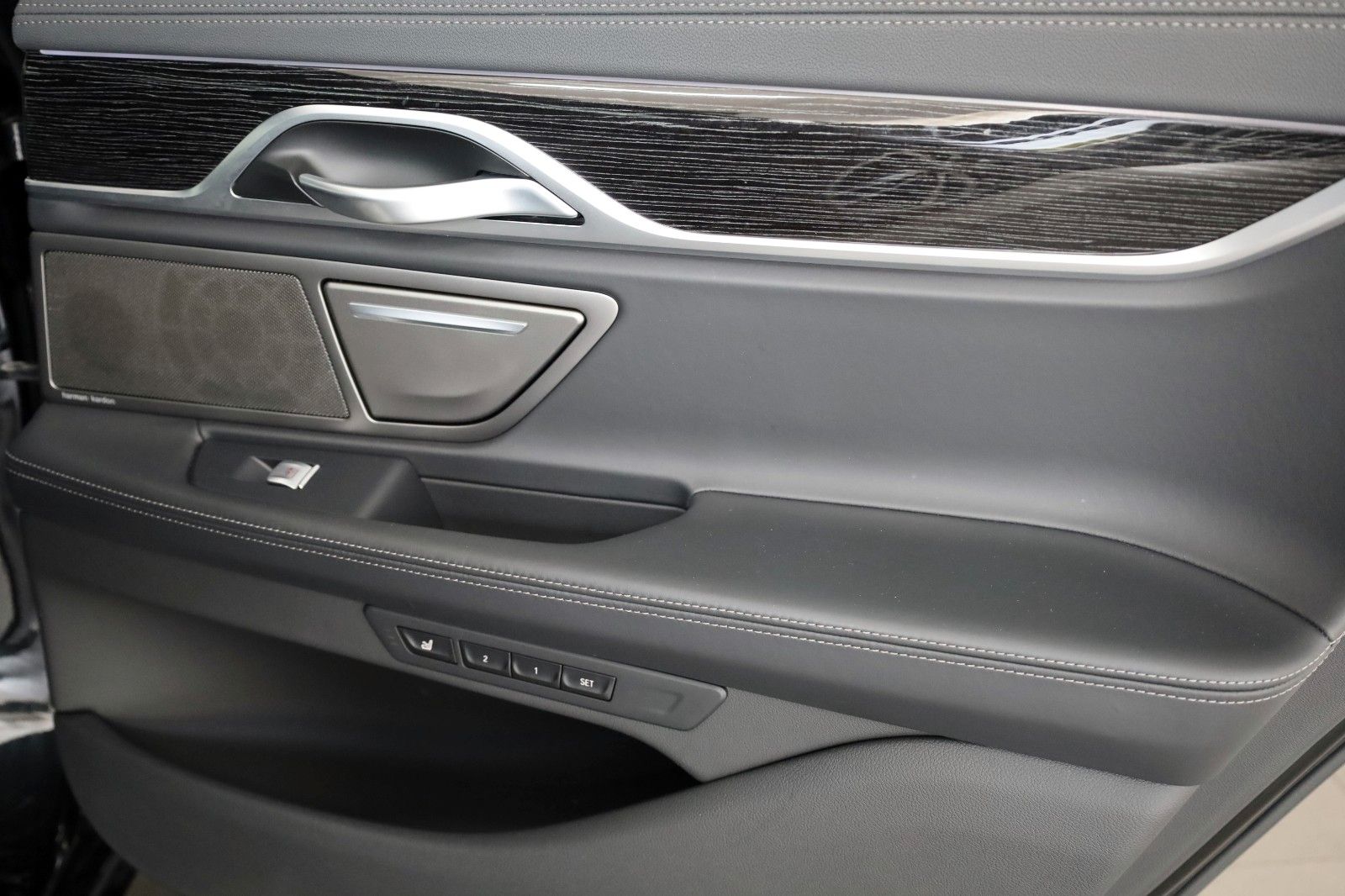 Fahrzeugabbildung BMW 740 d xD, M Sport,Laser,Sitzlüftx4,SD, Garantie!