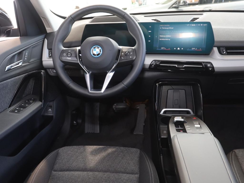 BMW iX1 - Bild 12