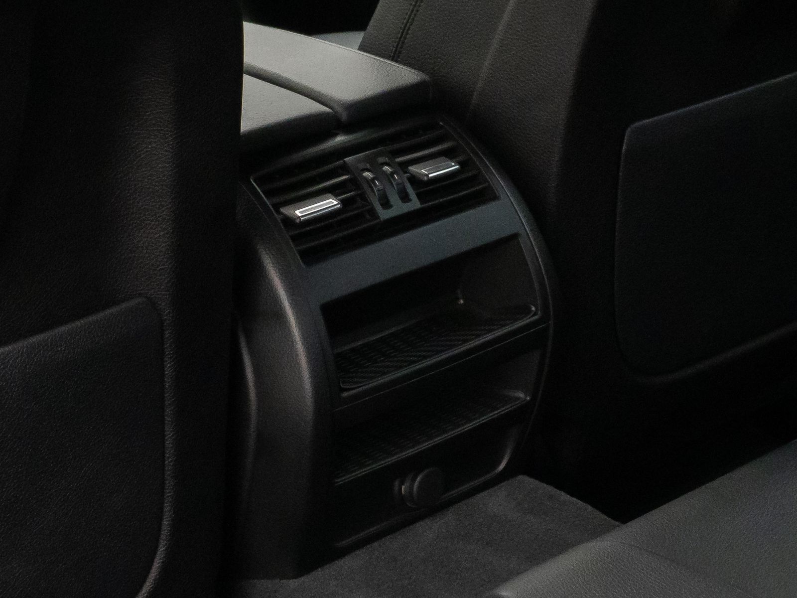 Fahrzeugabbildung BMW 525d M Sport Kamera HUD HiFi DrivingAssist LED