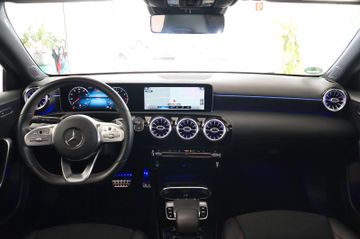 Mercedes-Benz A220 4Matic AMG Line PANO AMBIENTE MULTIBEAM