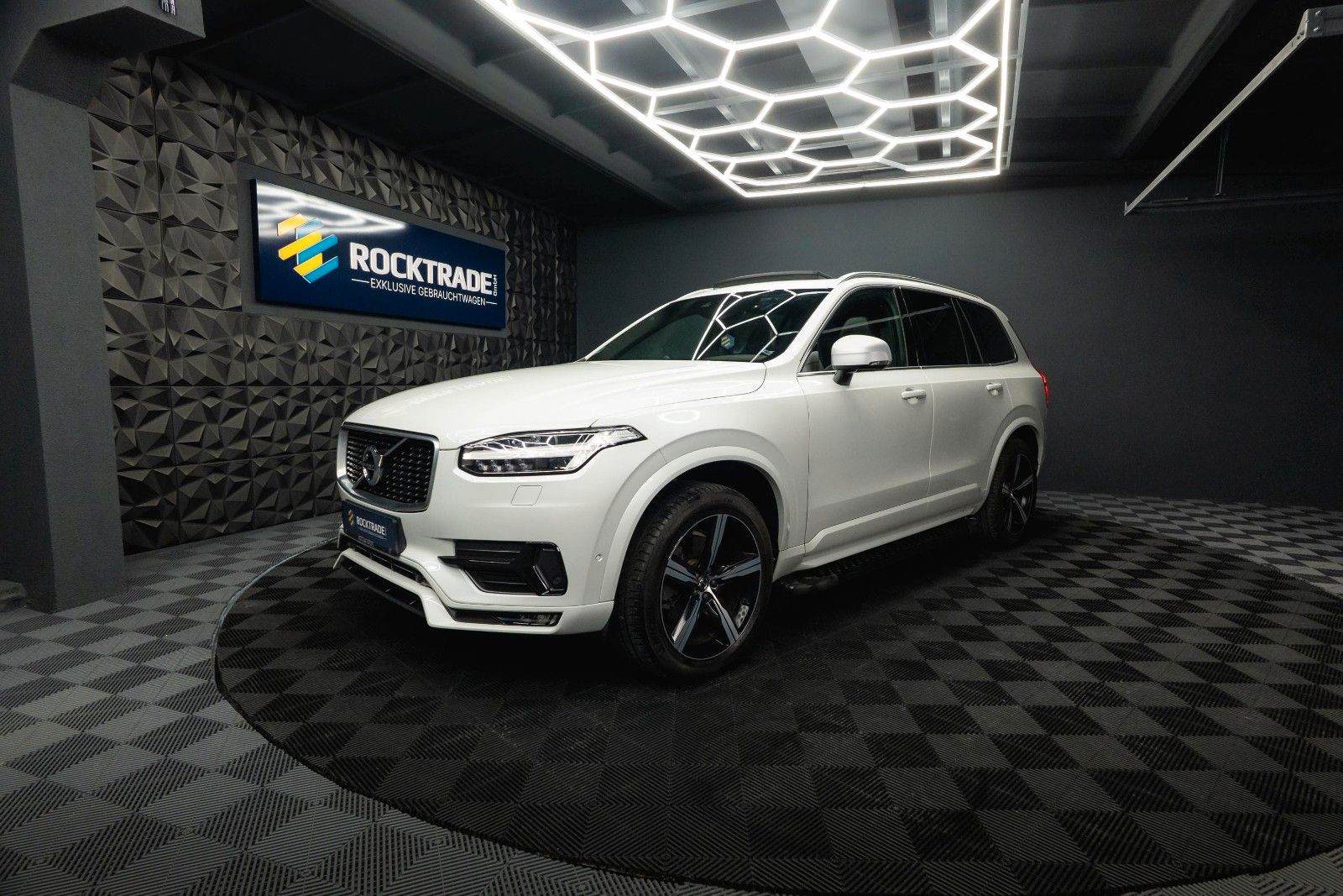 Fahrzeugabbildung Volvo XC90 R Design AWD Night-Paket | ACC | PANO | LED