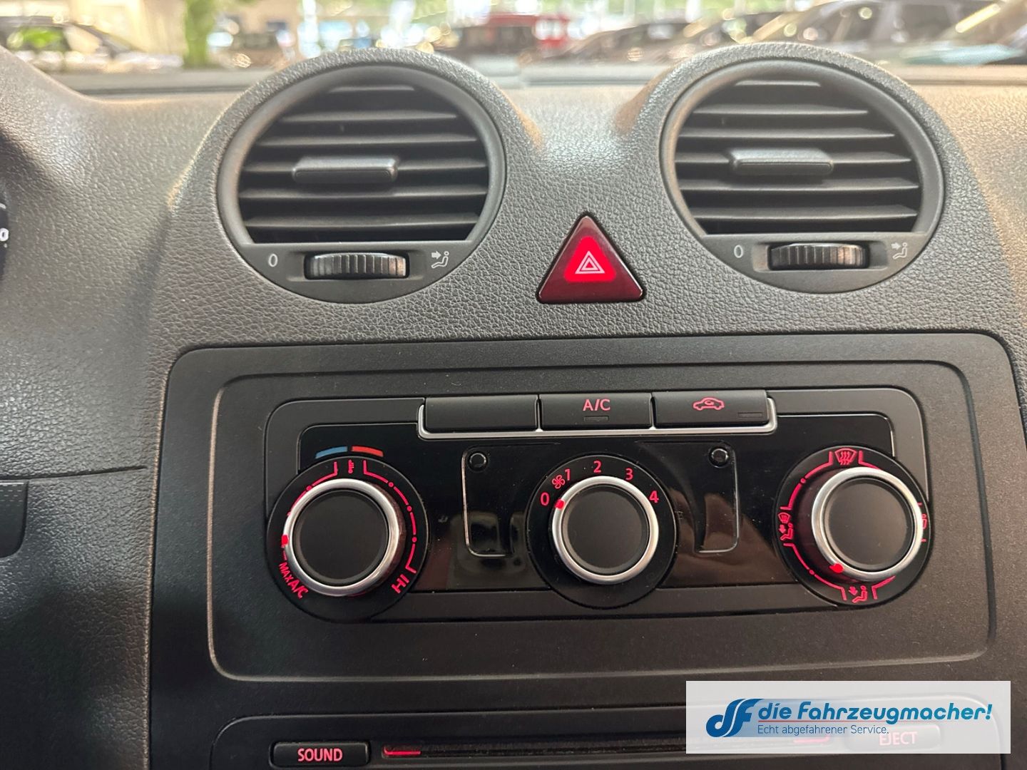 Fahrzeugabbildung Volkswagen Caddy Kasten EcoProfi AHK PDC Klima *EXPORT