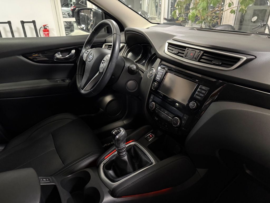 NISSAN Qashqai 1.6Tekna 2.Hand LED NAVI CAM AHK LEDER NISSAN Qashqai 1.6Tekna 2.Hand LED NAVI CAM AHK LEDER