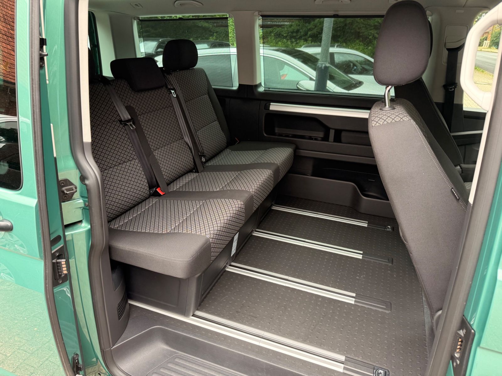 Volkswagen T6.1 Multivan 2,0 TDI FWD Family SZH Kamera AHK foto 13