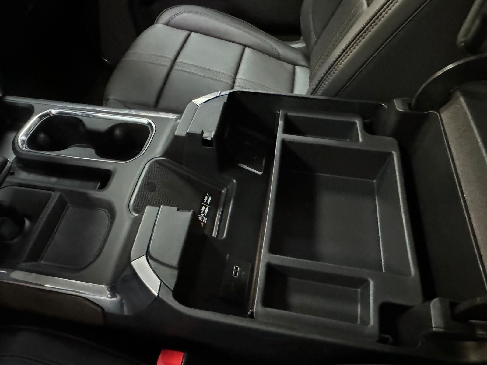 Fahrzeugabbildung Chevrolet 2026 SILVERADO MIDNIGHT DURAMAX DIESEL 4x4 HC