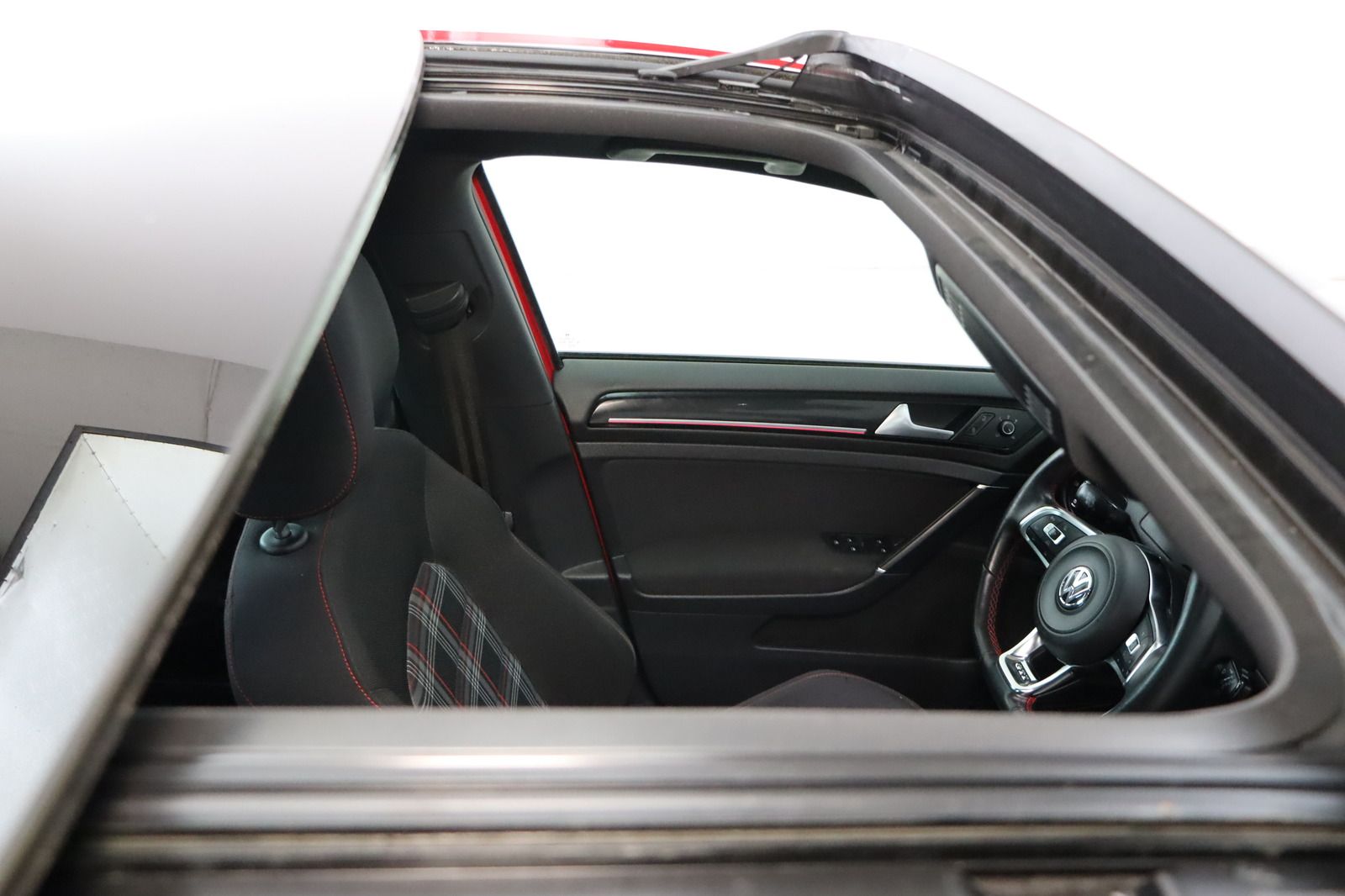 Fahrzeugabbildung Volkswagen Golf 2.0 TSI GTI * Standheizung * PDC