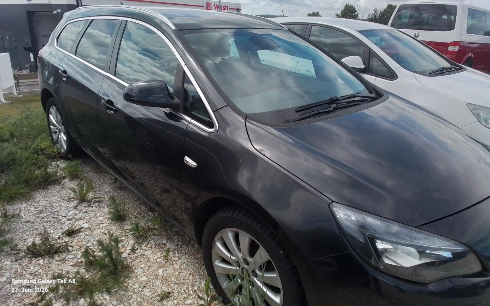 Opel Astra J Sports Tourer Exklusiv