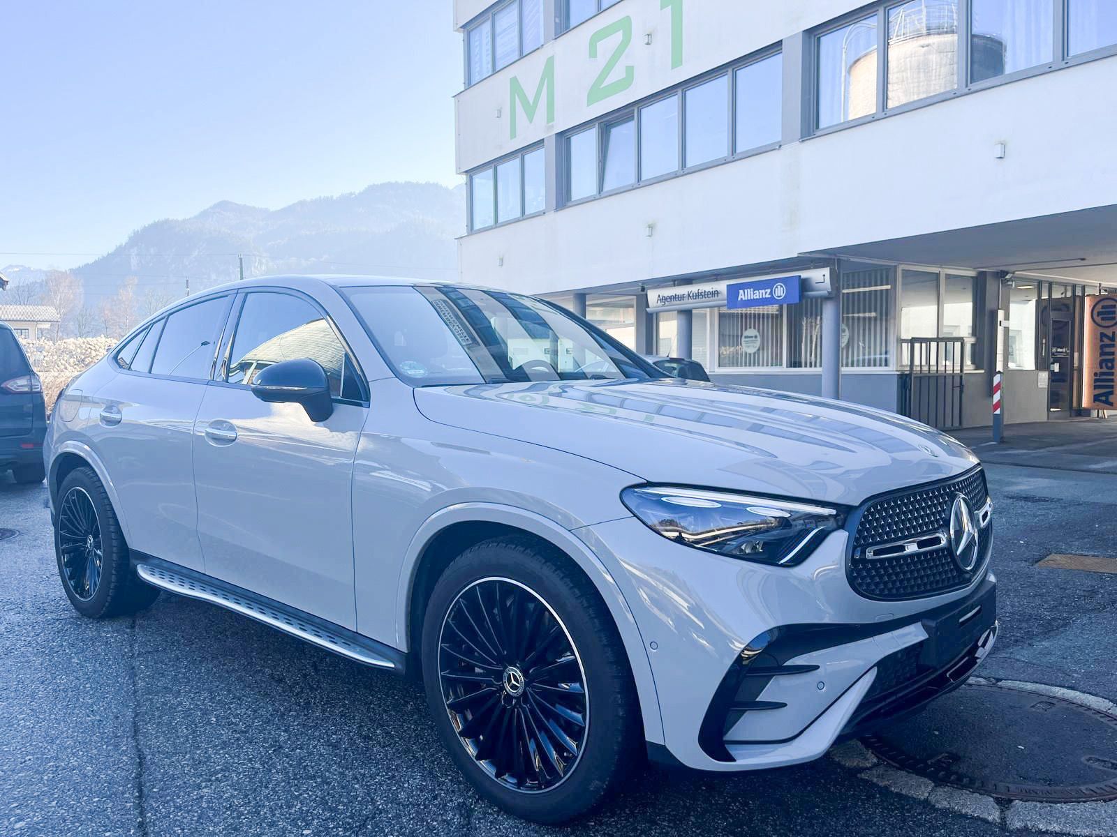 Mercedes-Benz GLC 220 d 4M Coupé  AMG Line /Panorama/Alu 20 imagem 3