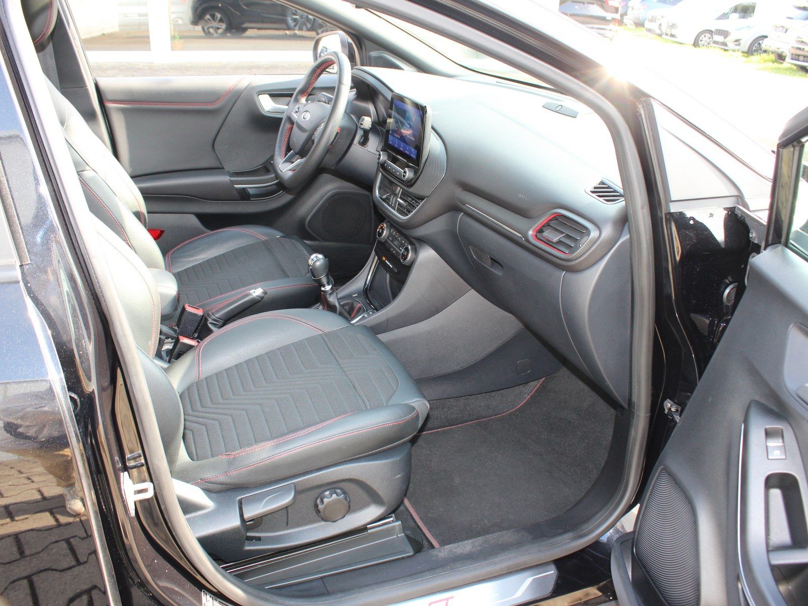 Fahrzeugabbildung Ford Puma ST-Line X 1,0 EcoBoost Mild Hybrid