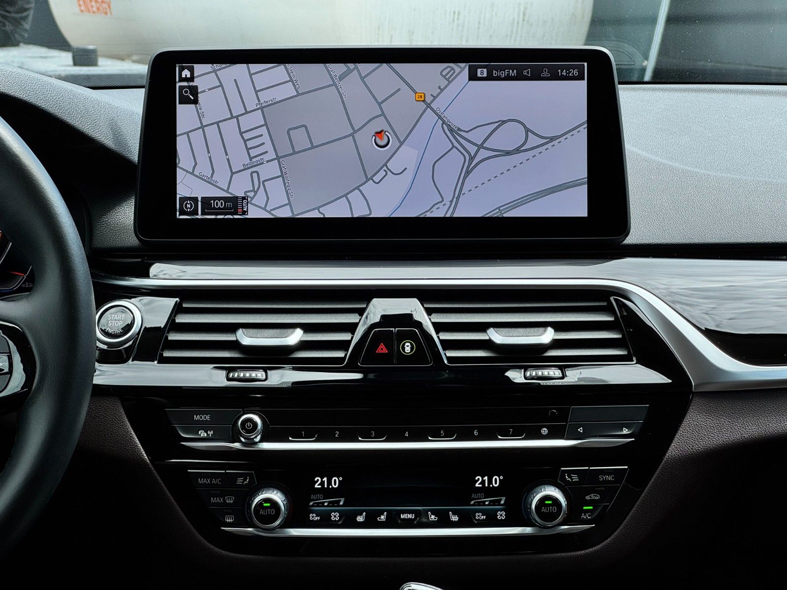 Fahrzeugabbildung BMW 530i Touring SHAD NAPPA HuD ACC SHZ SBL CAM PDC