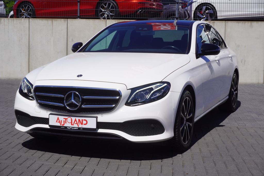 Image of Mercedes-Benz E 220