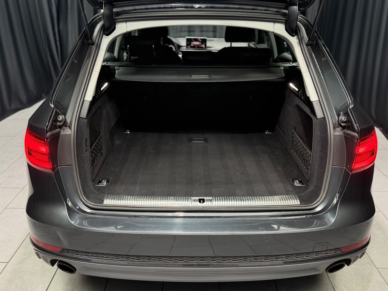 Fahrzeugabbildung Audi A4 Avant g-tron sport|S-LINE|S-TRONIC|HEAD-UP|