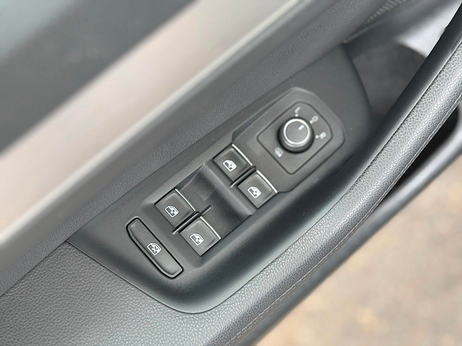 Fahrzeugabbildung Volkswagen Passat Variant 2.0 TDI Highline DSG *LED*Navi*