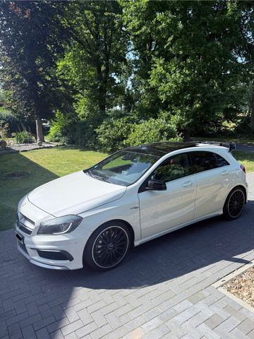 MERCEDES-BENZ Mercedes-AMG A45 4MATIC