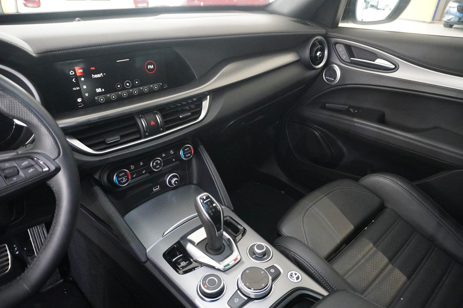 Fahrzeugabbildung Alfa Romeo Stelvio 2.2D VELOCE Q4 NAVI/LED/KAMERA/MATRIX/SH