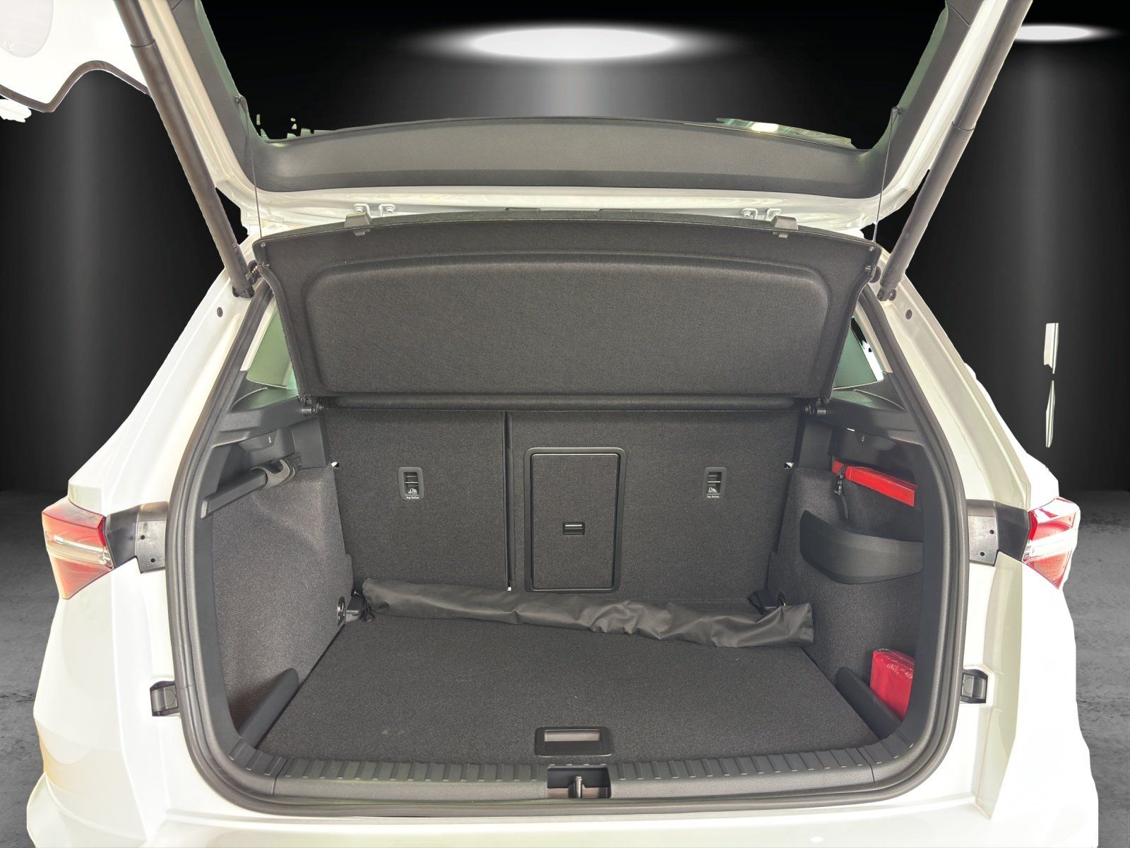 Fahrzeugabbildung SKODA Karoq Tour 1,5 TSI 110 kW DSG MATRIX/AHK/ACC/NAV