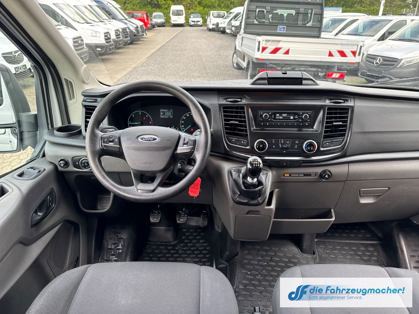 Fahrzeugabbildung Ford Transit Pritsche 310 L2 Doppelkabine AHK DAB Tel