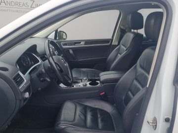 Volkswagen Touareg - 11
