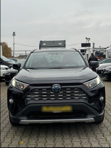 Toyota RAV4 4*4 top Zustand 2.5L hybrid