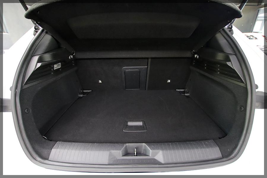 Opel Astra L Elegance NAVI / PDC / CAM