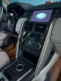 Land-Rover Discovery Sport - 12