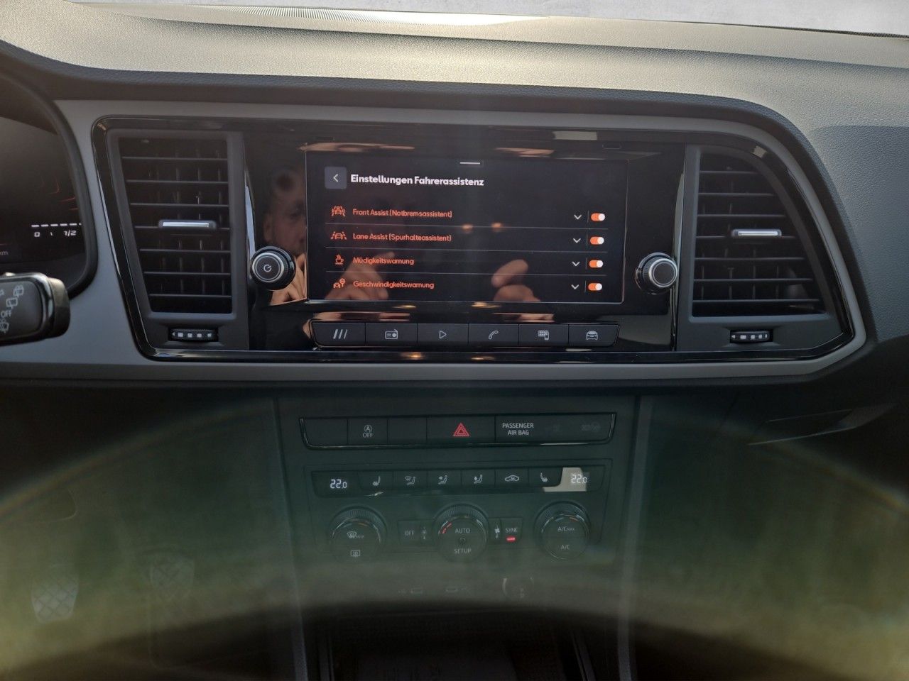 Fahrzeugabbildung SEAT Ateca Reference Edition - 5 Jahre Garantie uvm.