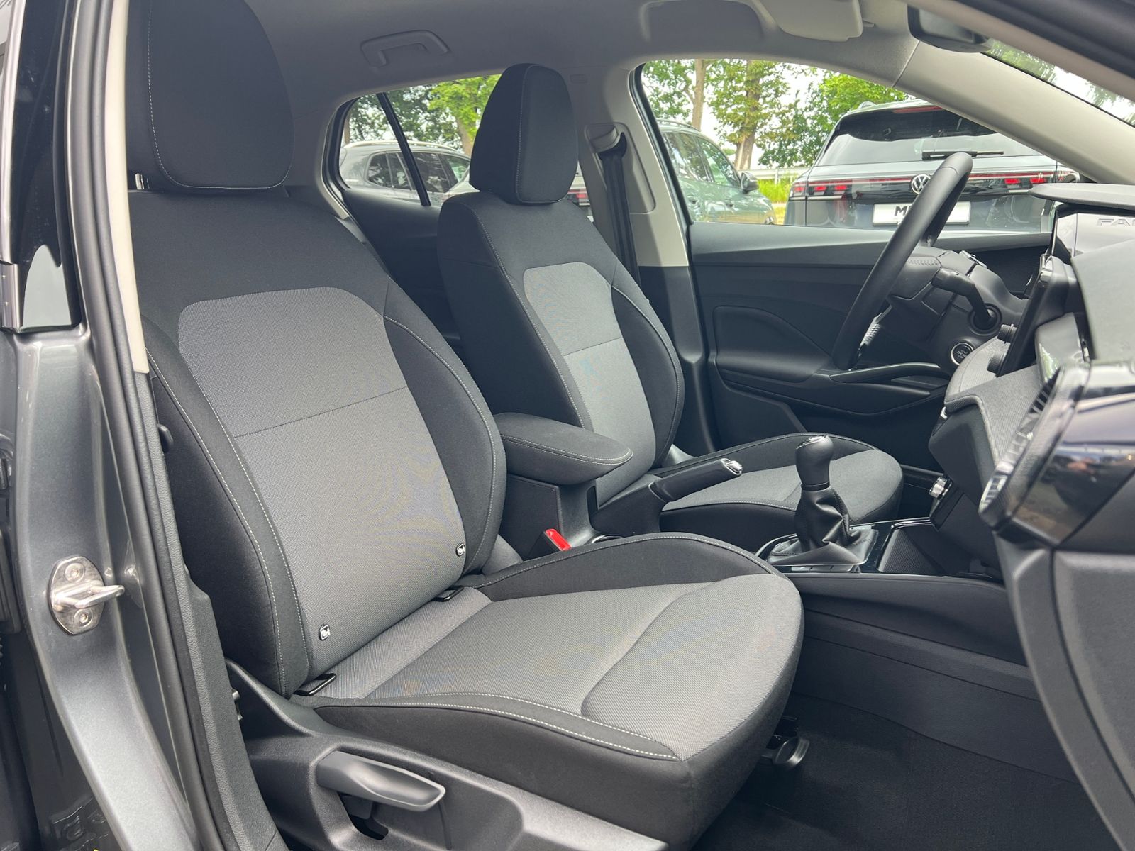 Fahrzeugabbildung SKODA Fabia Selection Tour 1.0 TSI *Vorb. AHK, LED, Ka