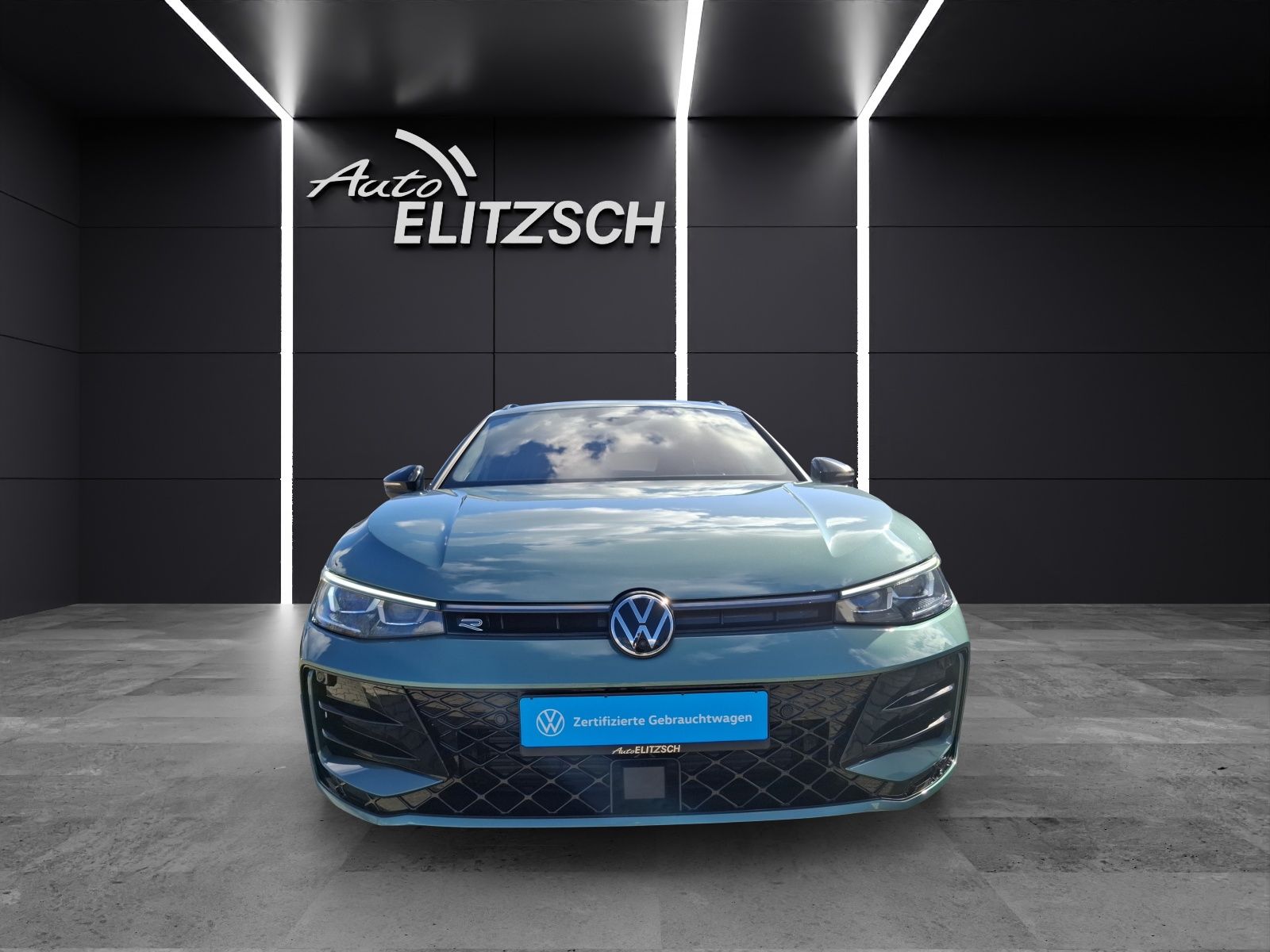 Fahrzeugabbildung Volkswagen Passat Variant TDI R-line DSG Standhzg. Matrix N