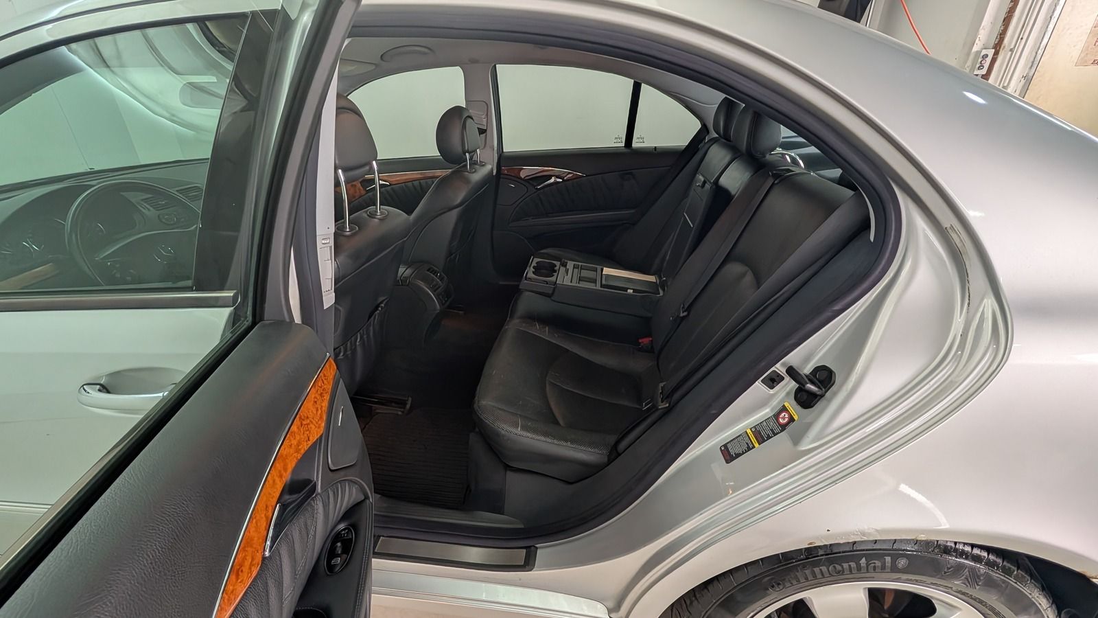 Fahrzeugabbildung Mercedes-Benz E 320 4Matic * Bi- Xenon * STHZ * Elegance