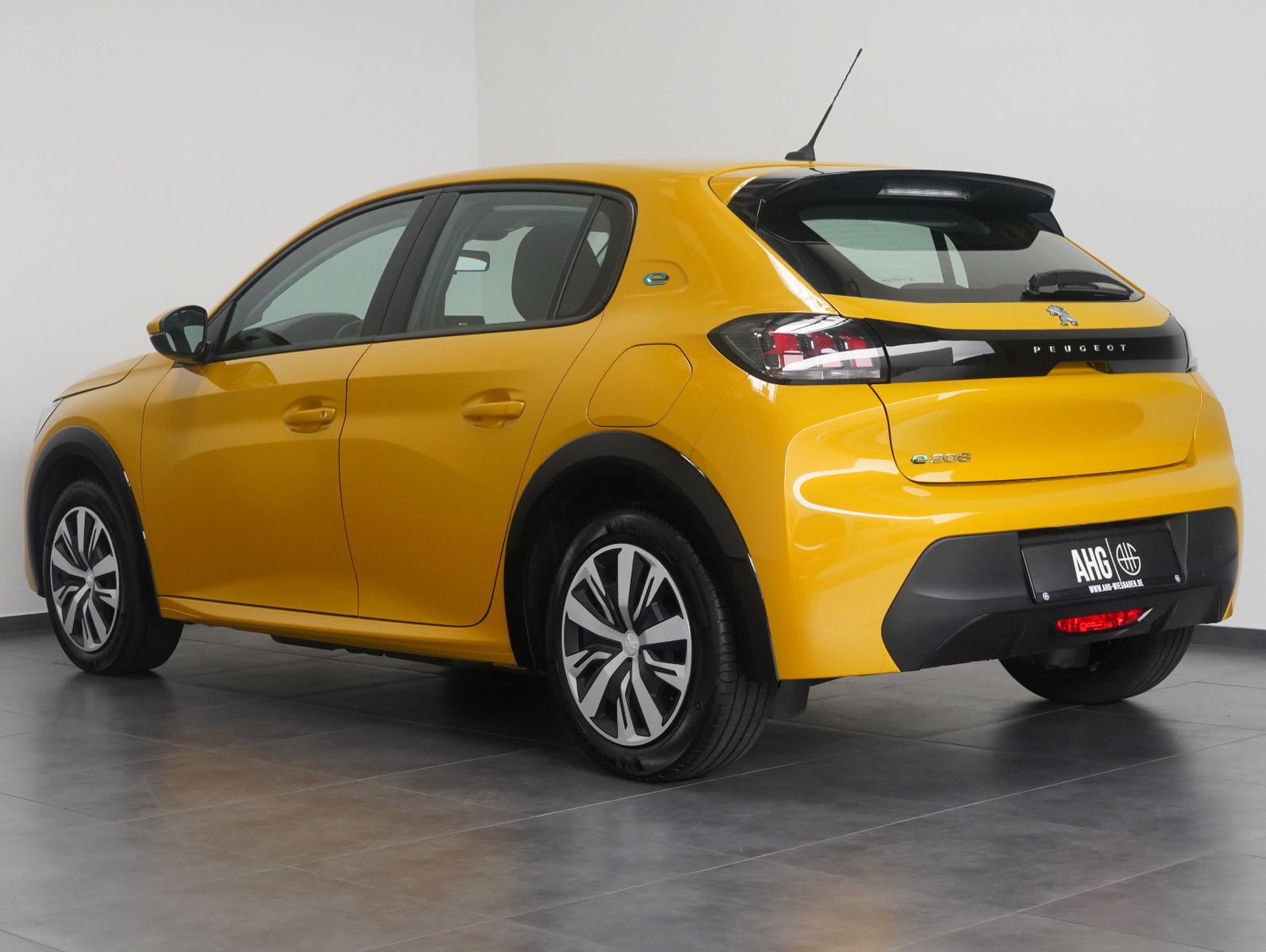 Fahrzeugabbildung Peugeot e-208 Active 50KWH/11KW/WÄRMEPUMPE/SOH