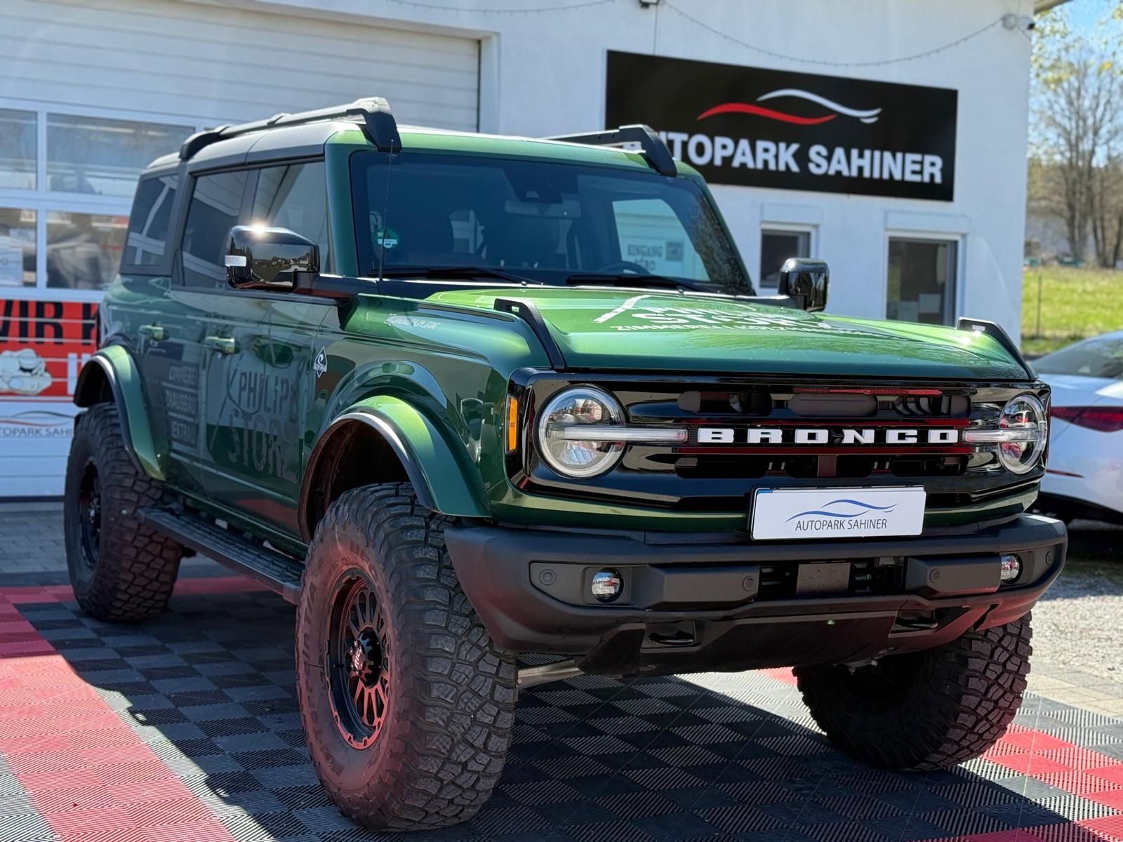 Ford Ford Bronco Outer Banks 4x4