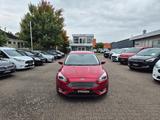 Ford Focus Turnier Titanium Bi-Xenon/Rechtslenker - : Kombi, Rechtslenker
