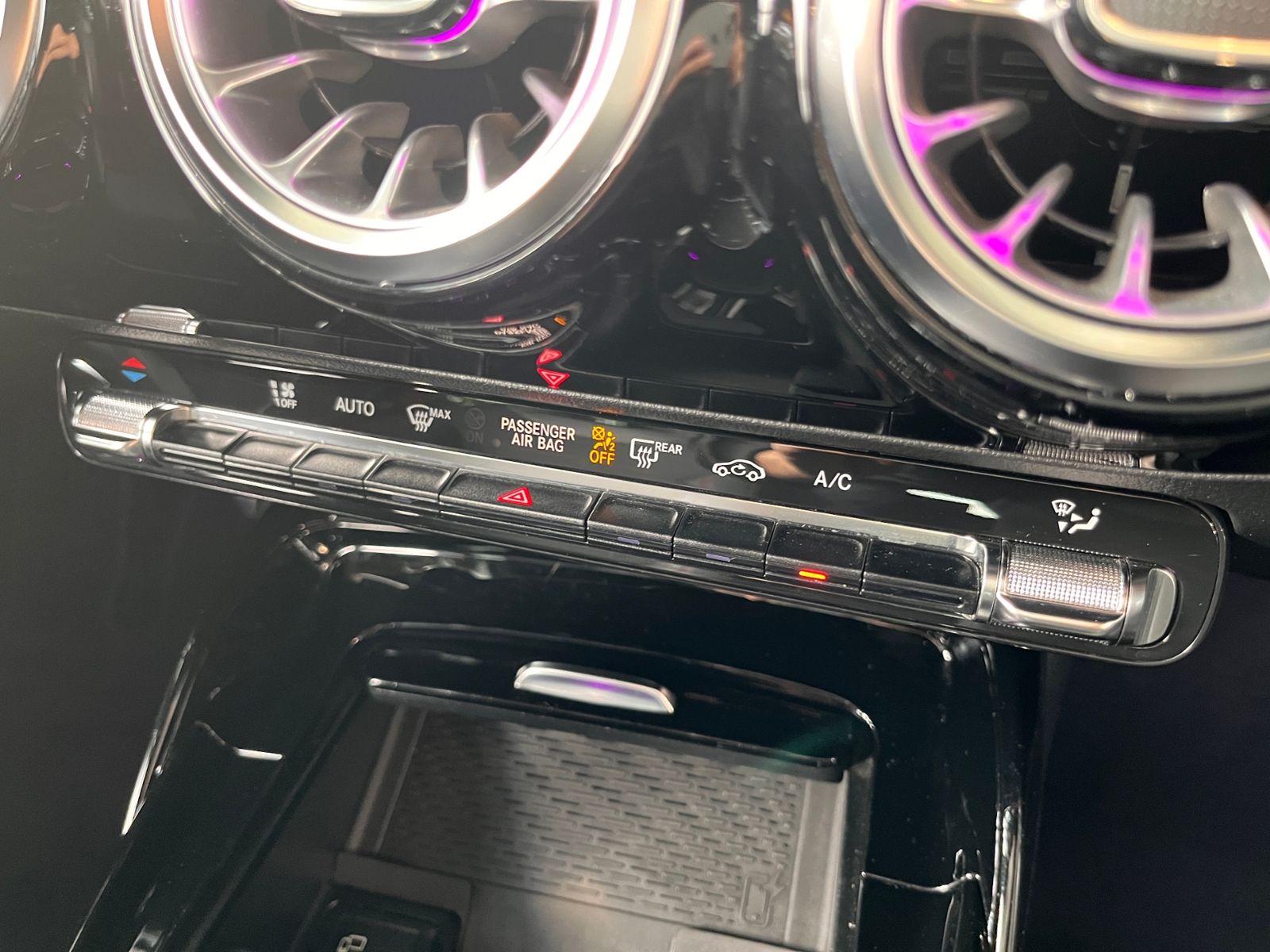 Fahrzeugabbildung Mercedes-Benz CLA -Klasse Shooting Brake 35 AMG 4MAITC 360°