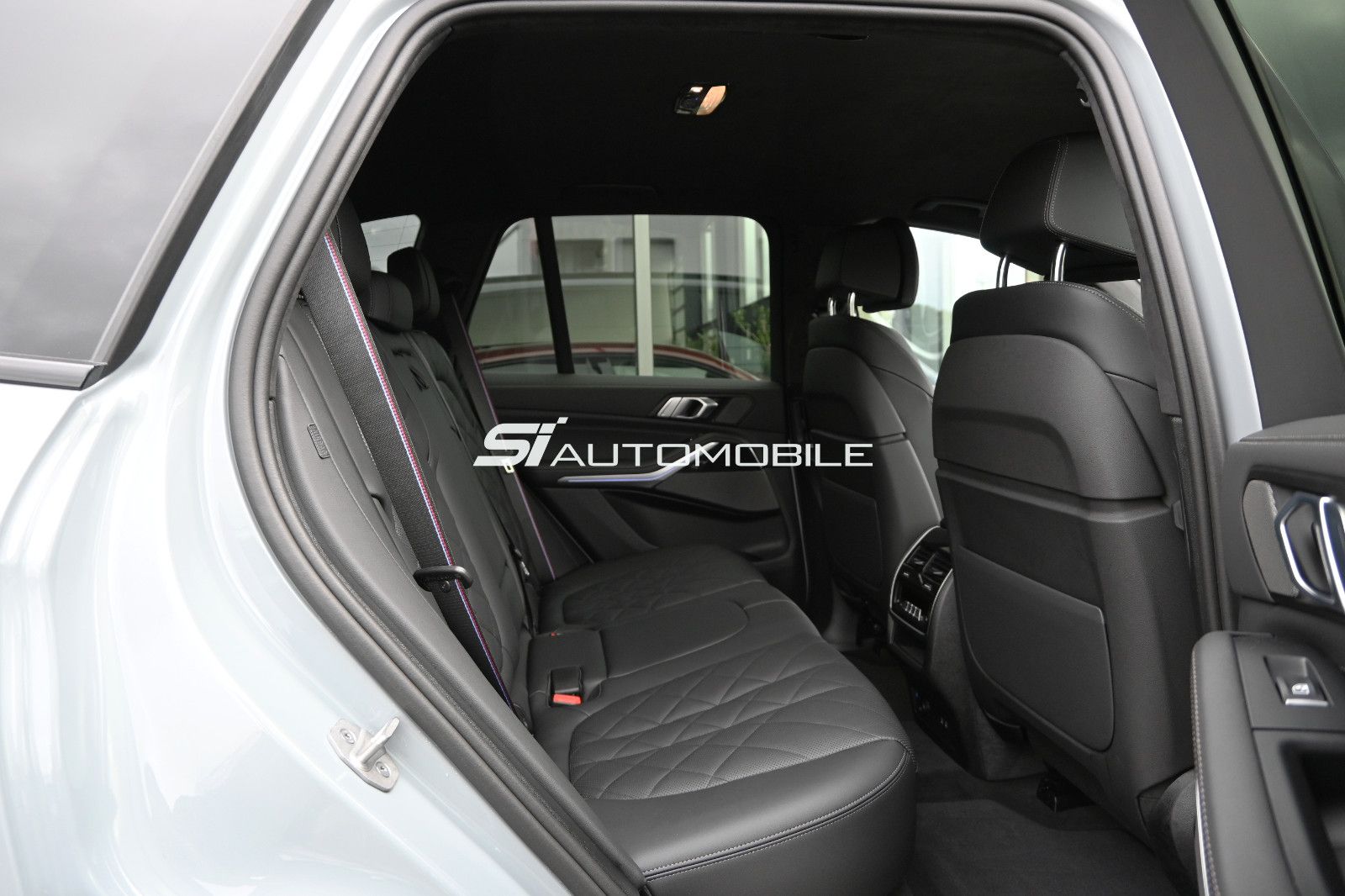 Fahrzeugabbildung BMW X5 xDr. 30d M-Sport Pro °INTEGRAL+LUFTFEDERUNG°