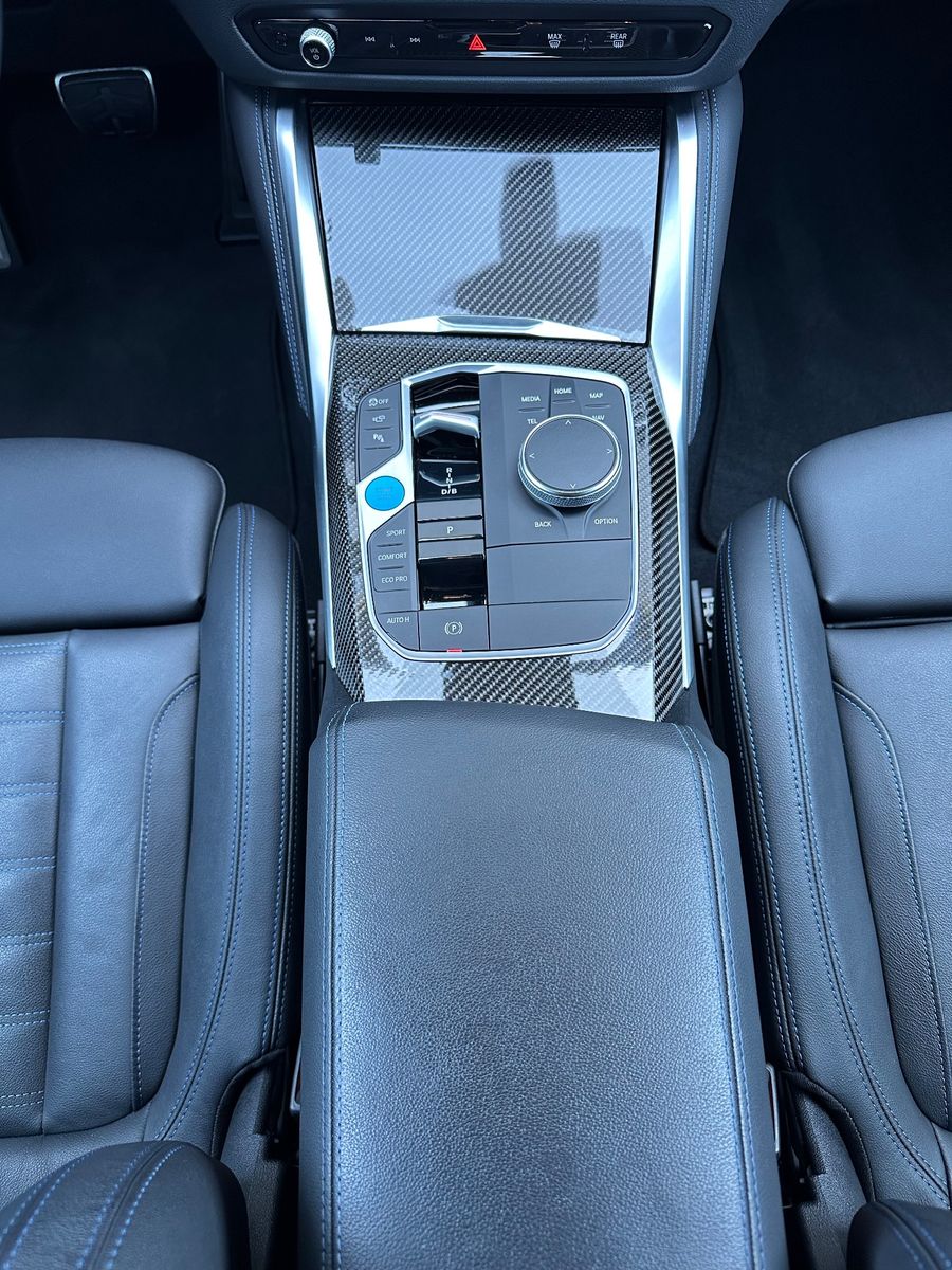 Fahrzeugabbildung BMW i4 eDrive40 Gran Coupe M-Sport NAV+LED+KAM+ACC