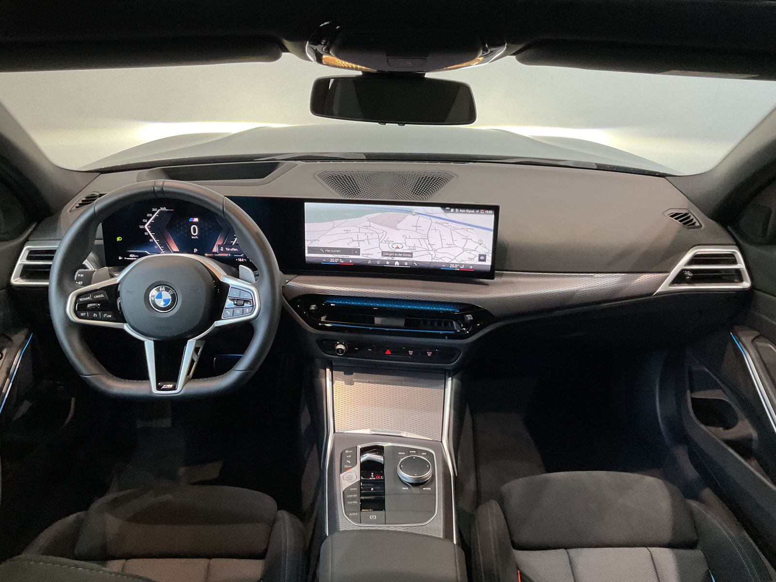Fahrzeugabbildung BMW 330i xDrive | M Sportpaket pro | Panorama-Glasda