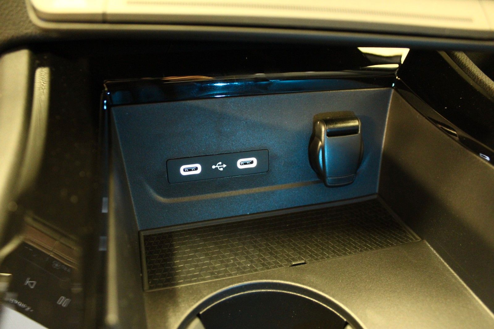 Fahrzeugabbildung Renault Austral Mild Hybrid 160 Techno Automatik